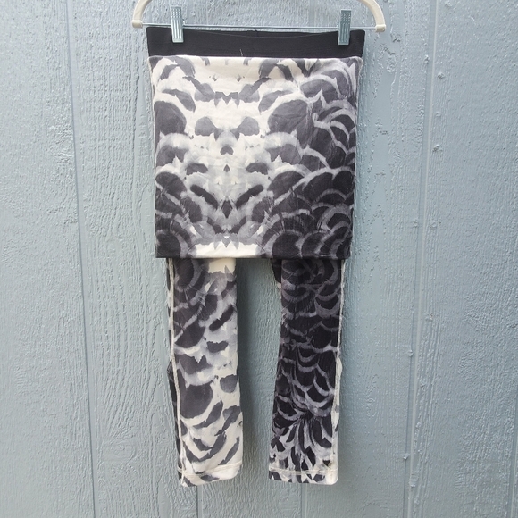 Lululemon Wunder Under Pretty Plume SE Dance Yoga Pilates Athletic Size 6 - Picture 3 of 12